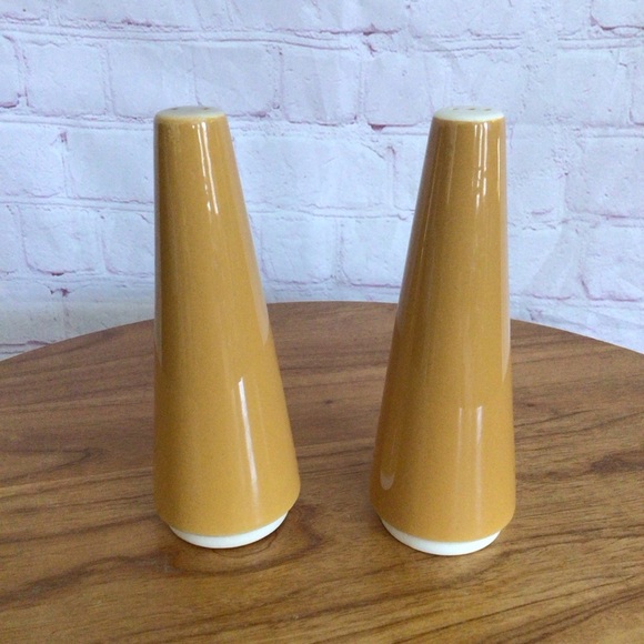 Vintage Golden Orange Ceramic Salt and Pepper Shaker Pair - Picture 1 of 6